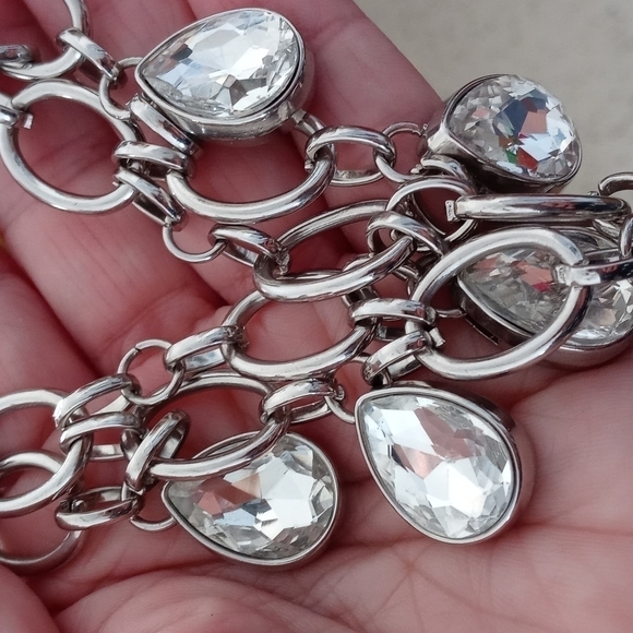 Beautiful crystal necklace 20 inches long - Picture 5 of 5